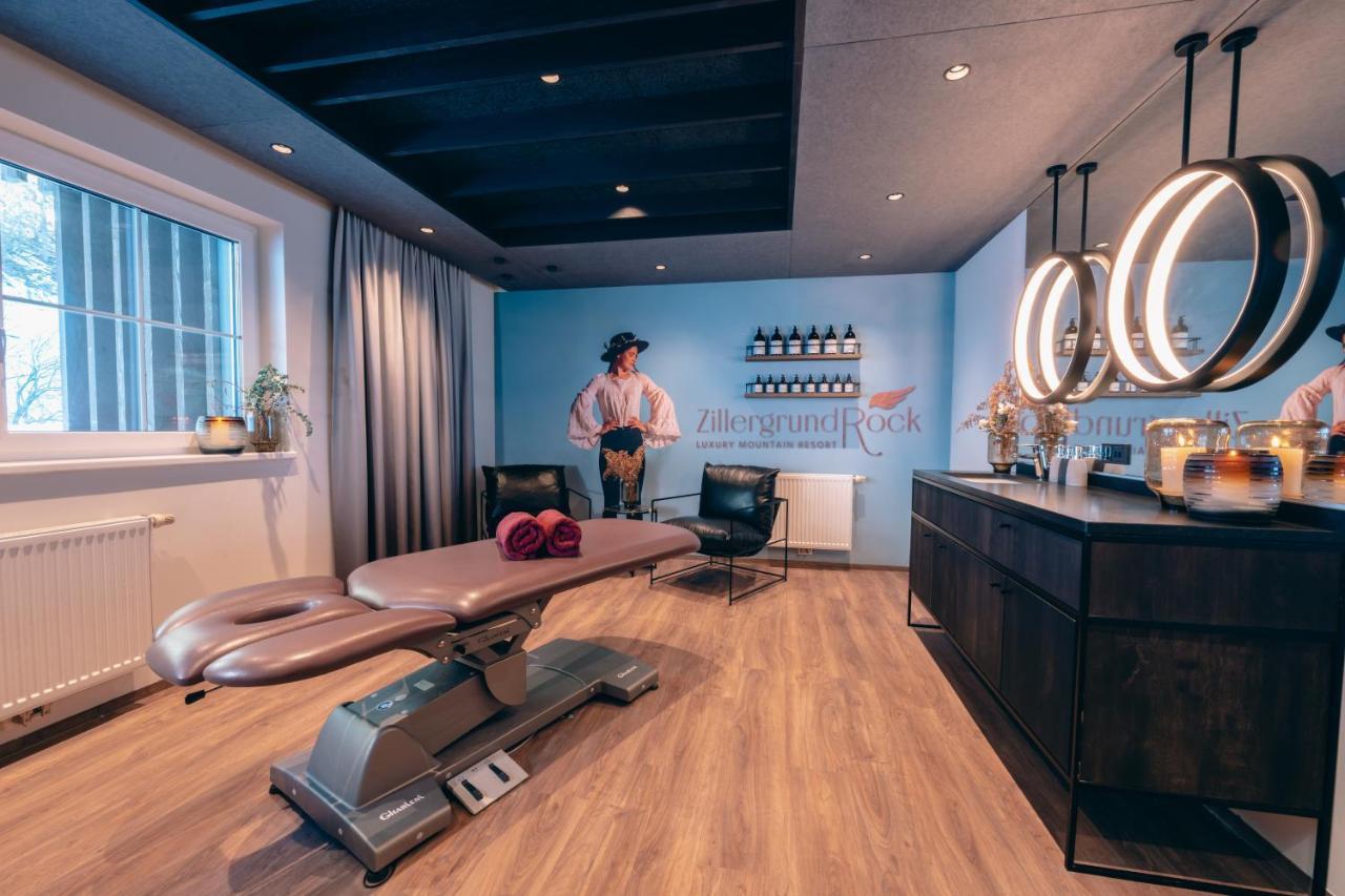 Zillergrundrock Luxury Mountain Resort Mayrhofen Eksteriør billede