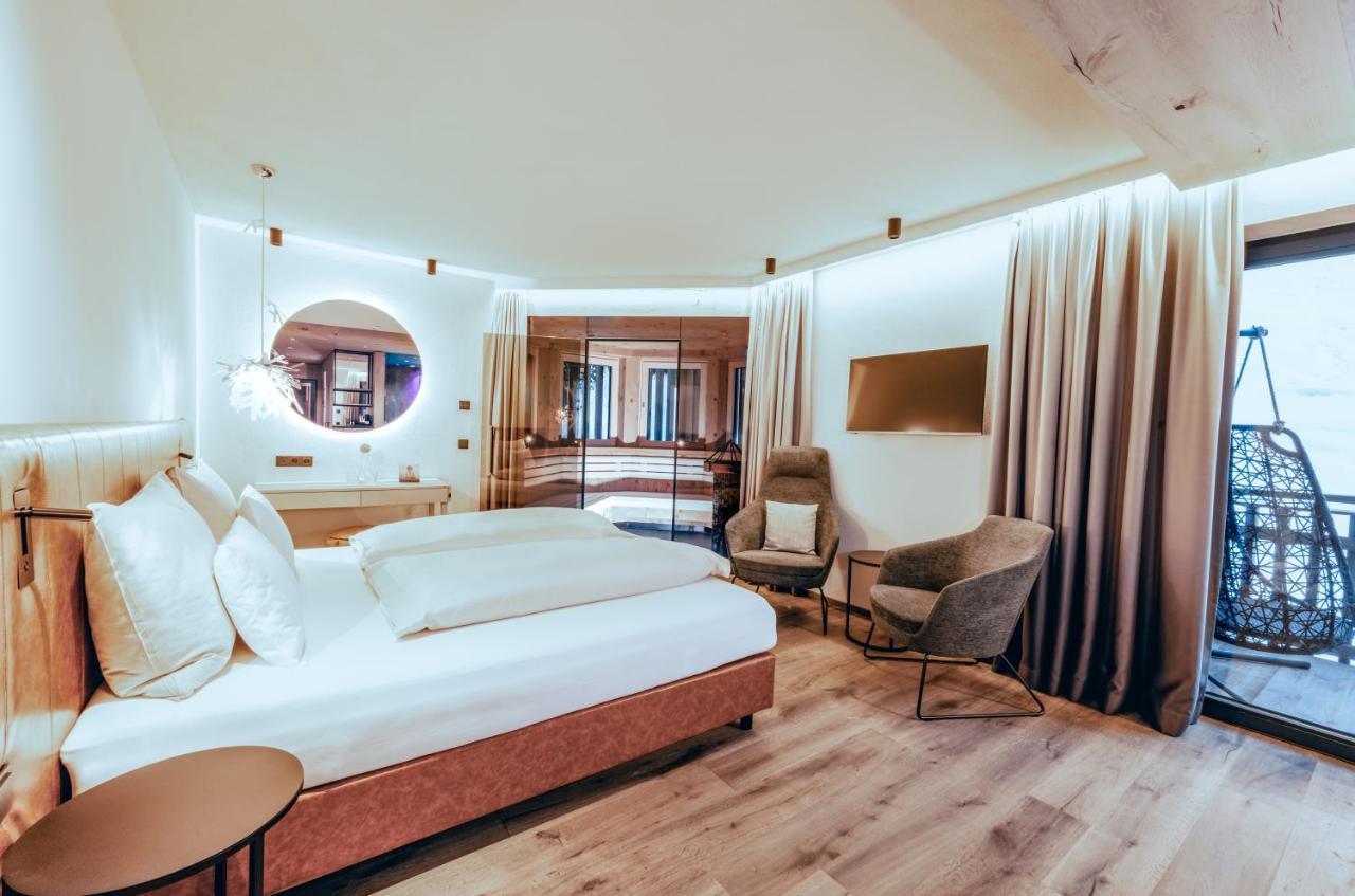 Zillergrundrock Luxury Mountain Resort Mayrhofen Eksteriør billede