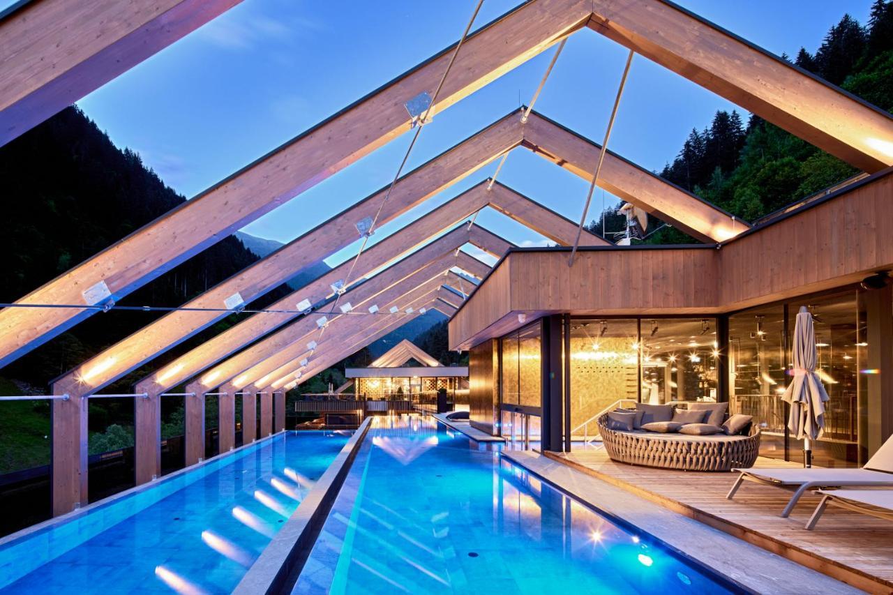 Zillergrundrock Luxury Mountain Resort Mayrhofen Eksteriør billede