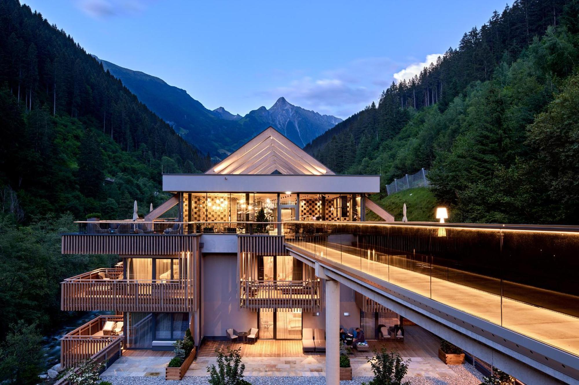 Zillergrundrock Luxury Mountain Resort Mayrhofen Eksteriør billede